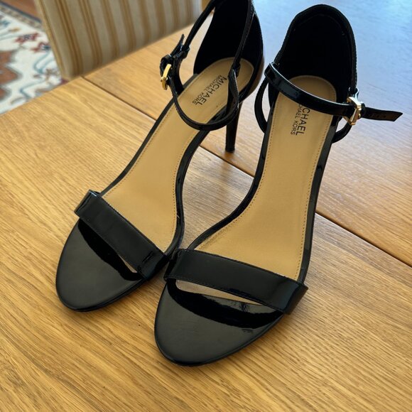 Michael Kors Simone Patent Heel - Picture 2 of 8